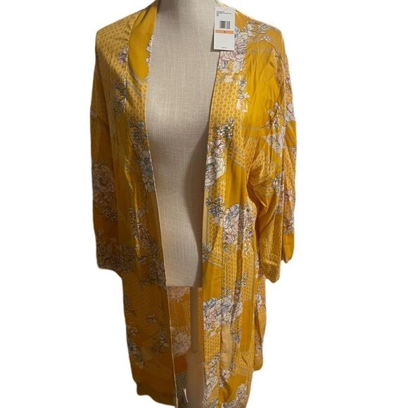 Jessica Simpson Yellow Gardenia Pattern Kimono - Picture 2 of 3